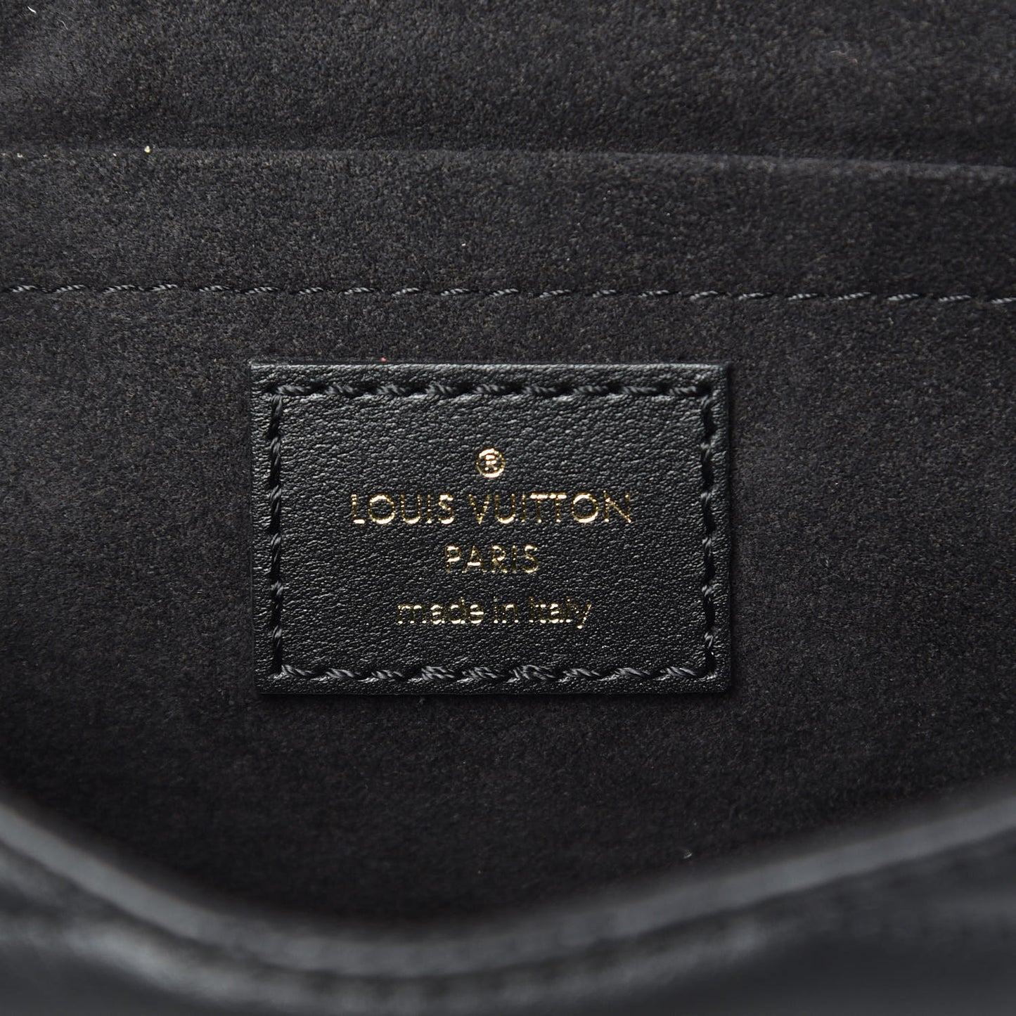 Calfskin New Wave Chain PM Black