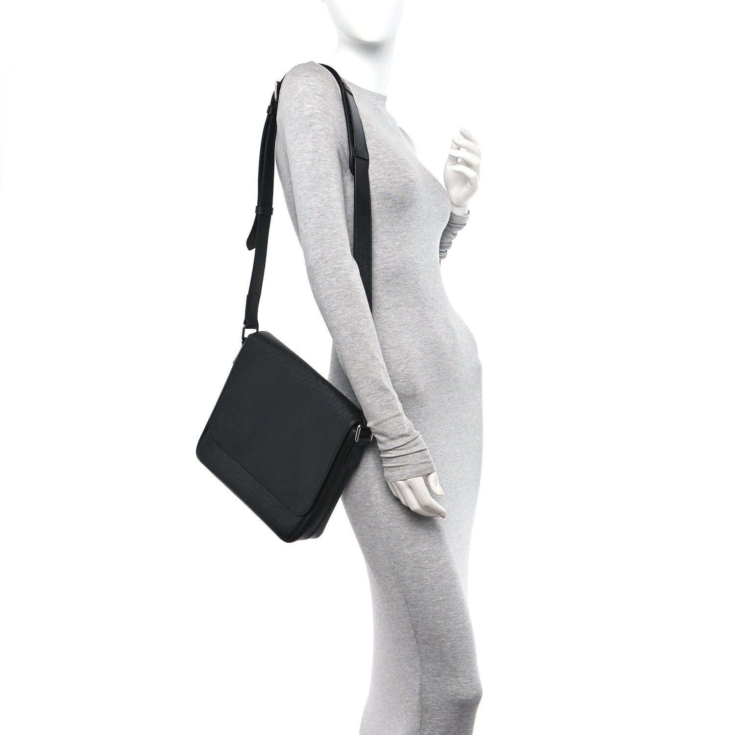 Louis Vuitton Taiga Roman PM Messenger Black 2 of 10