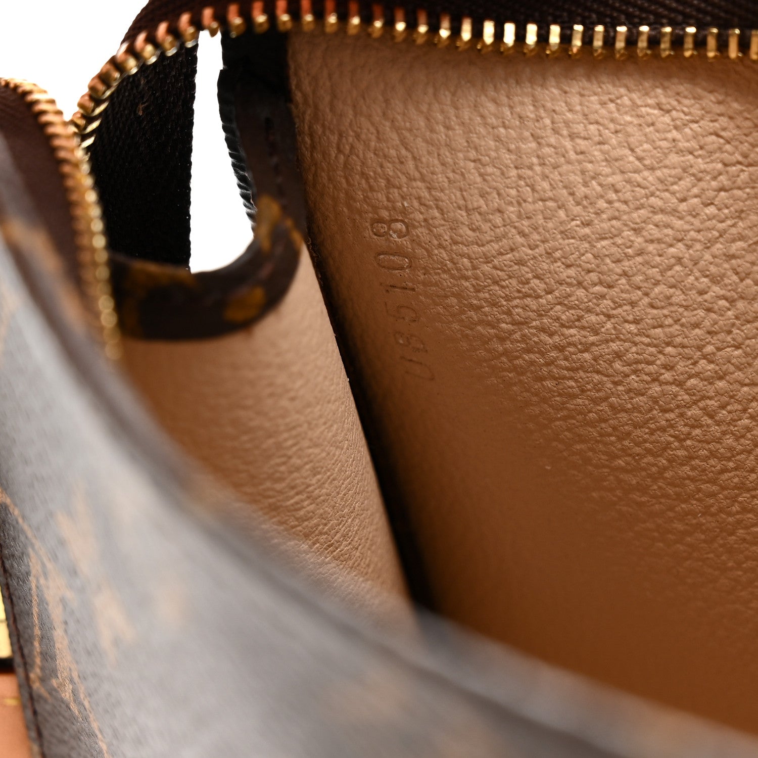 Louis Vuitton Monogram Toiletry Pouch 19 7 of 11