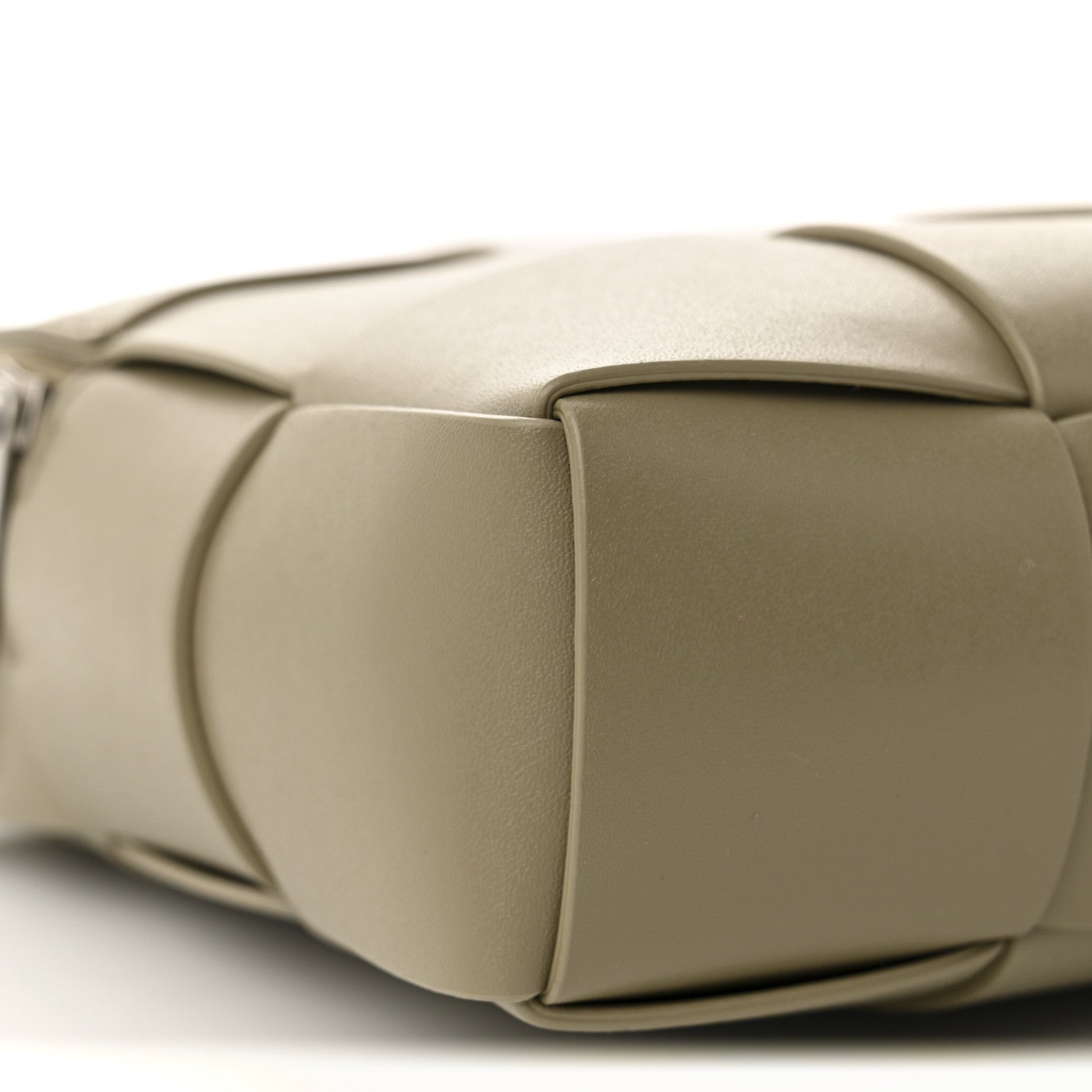 Bottega Veneta Lambskin Maxi Intrecciato Cassette Camera Bag Travertine 8 of 9