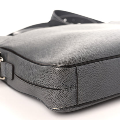 Louis Vuitton Taiga Porte-Documents Voyage PM Glacier 7 of 8