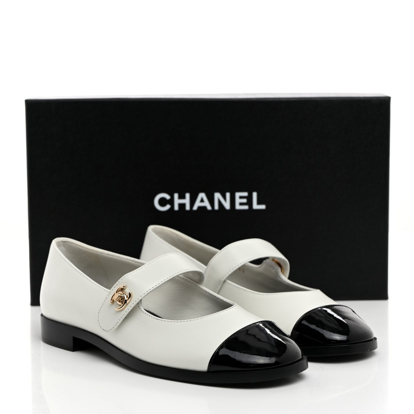 Calfskin Patent Mary Janes Flats 36 White Black
