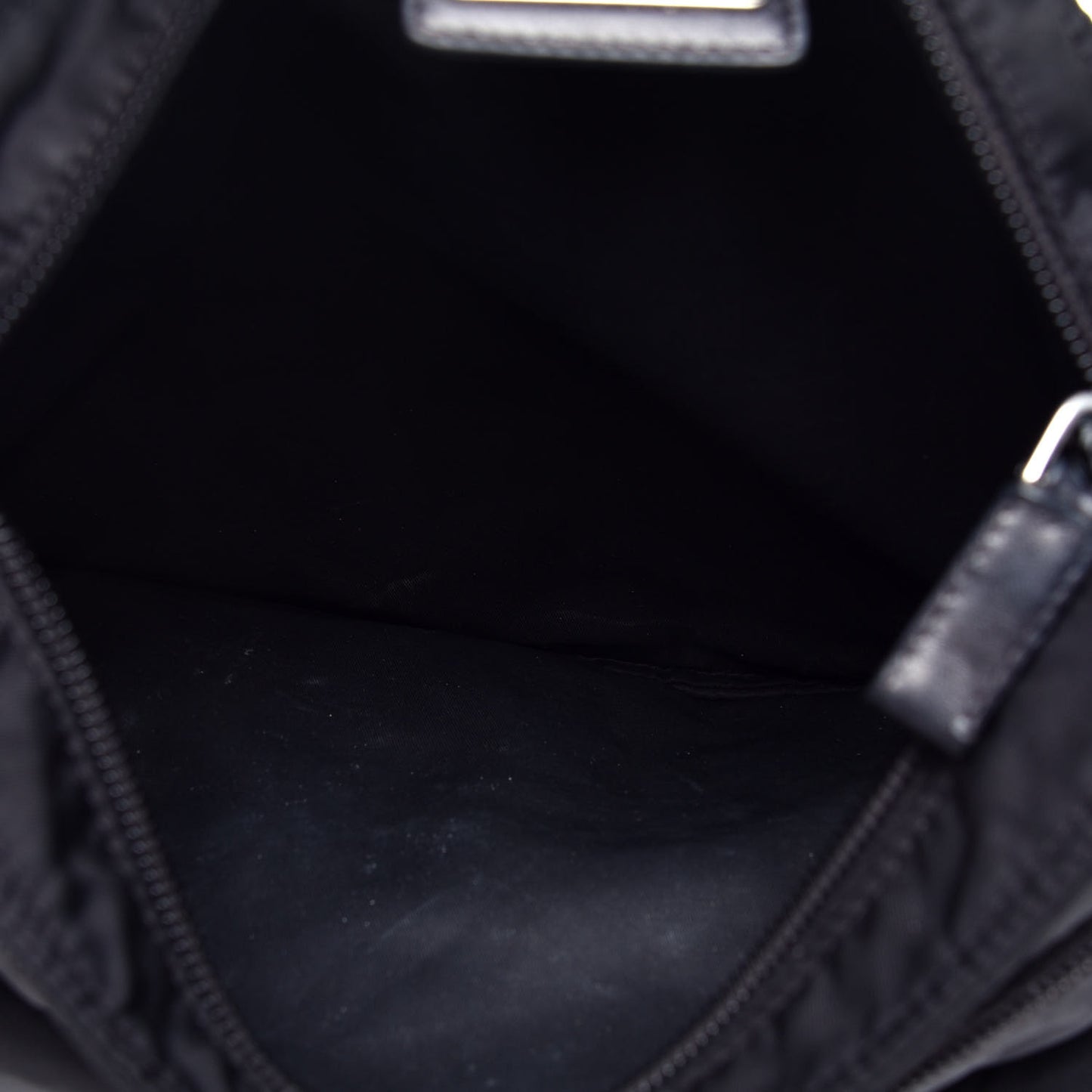 Nylon Vela Messenger Black