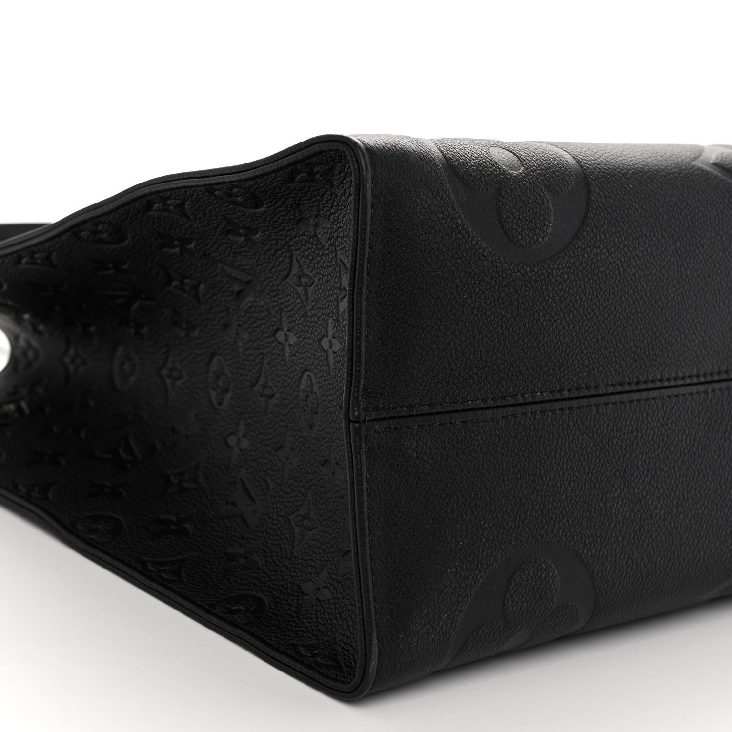 Louis Vuitton Empreinte Monogram Giant Onthego GM Black 8 of 9