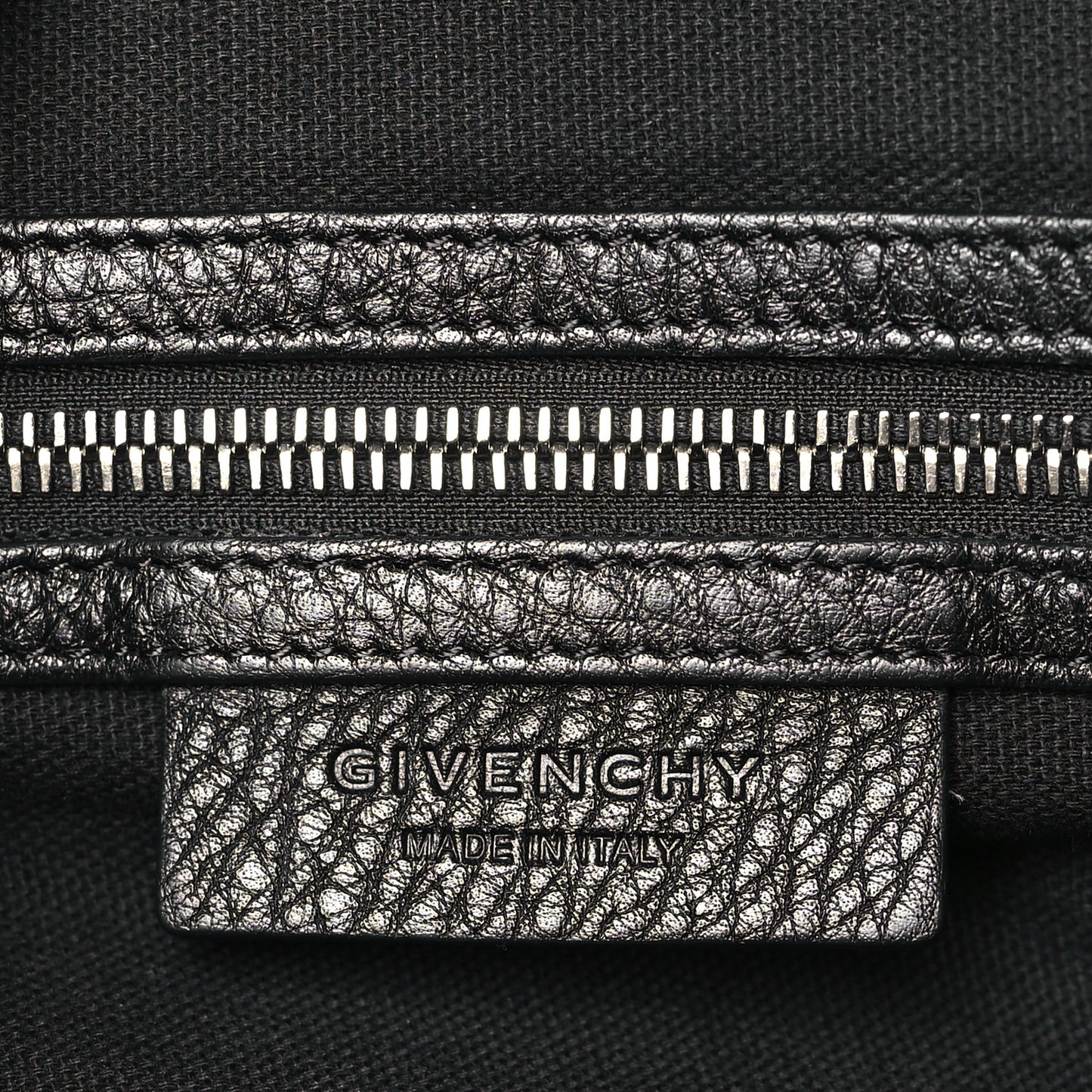 Waxy Grained Calfskin Medium Nightingale Black
