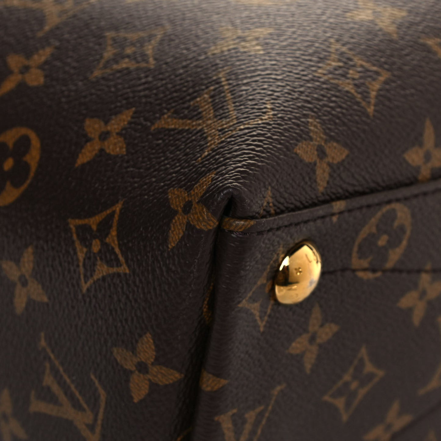 Monogram V Tote MM Khaki Cream