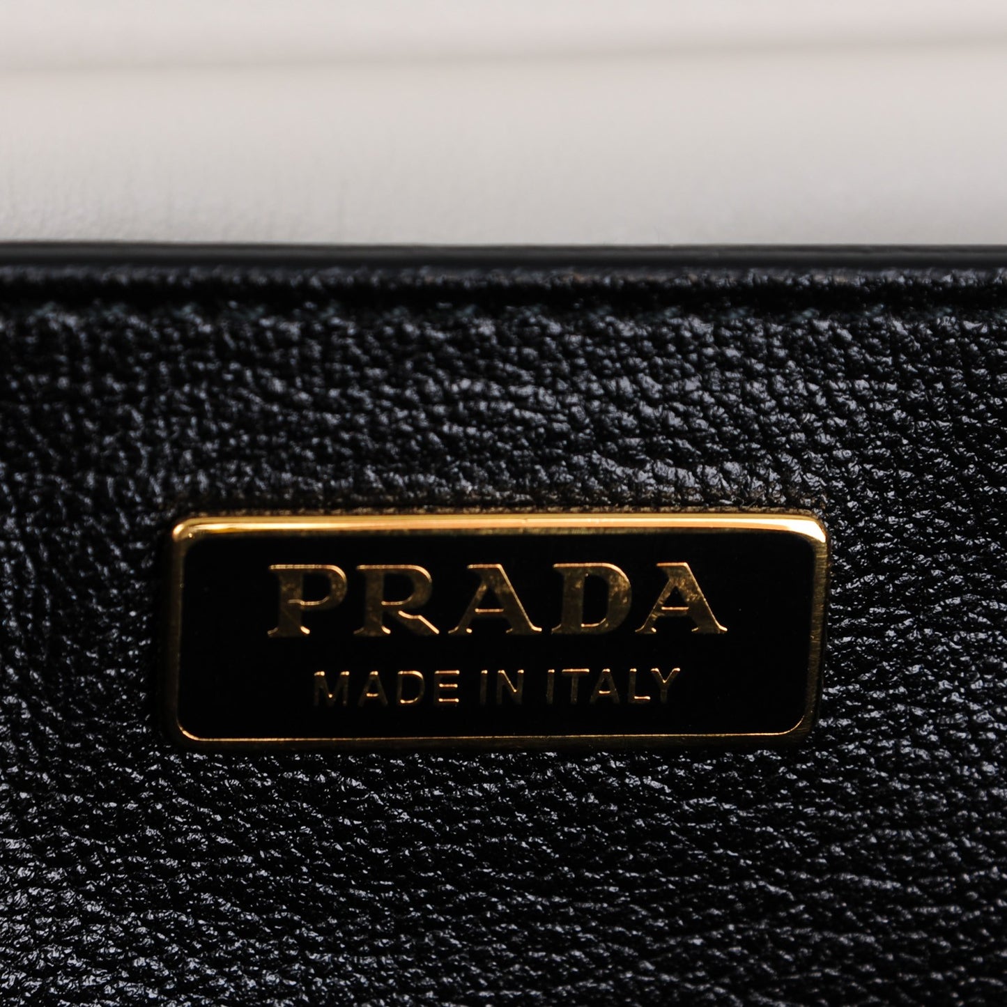 City Calf Saffiano Cahier Bag Talco Black