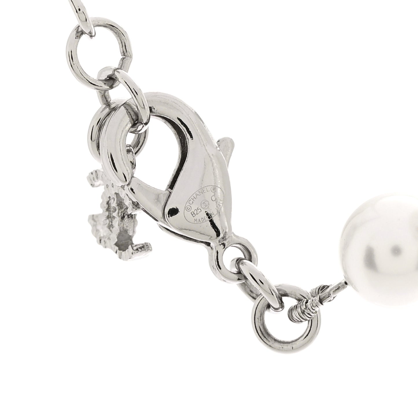 Pearl Metal CC Short Necklace Silver