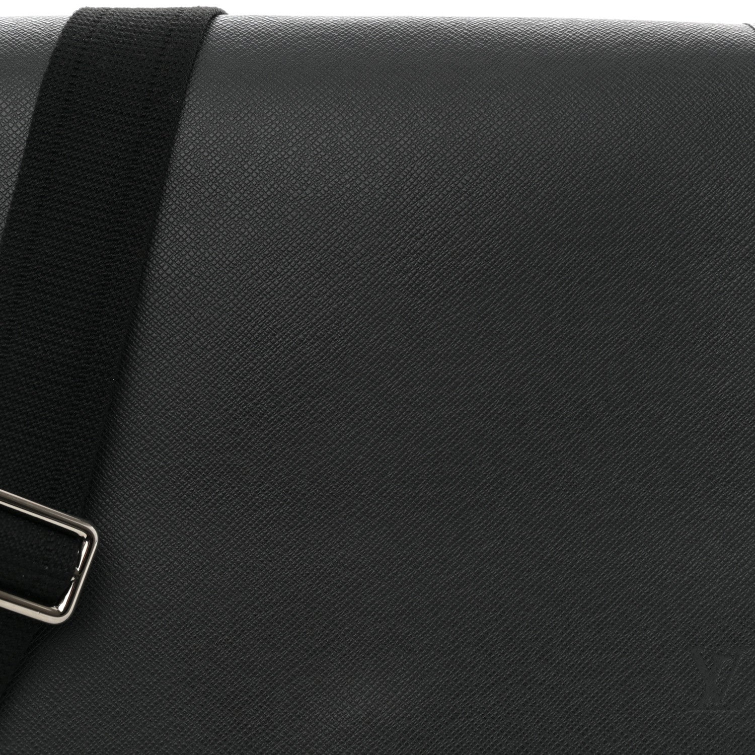 Louis Vuitton Taiga Andrei Ardoise 8 of 11