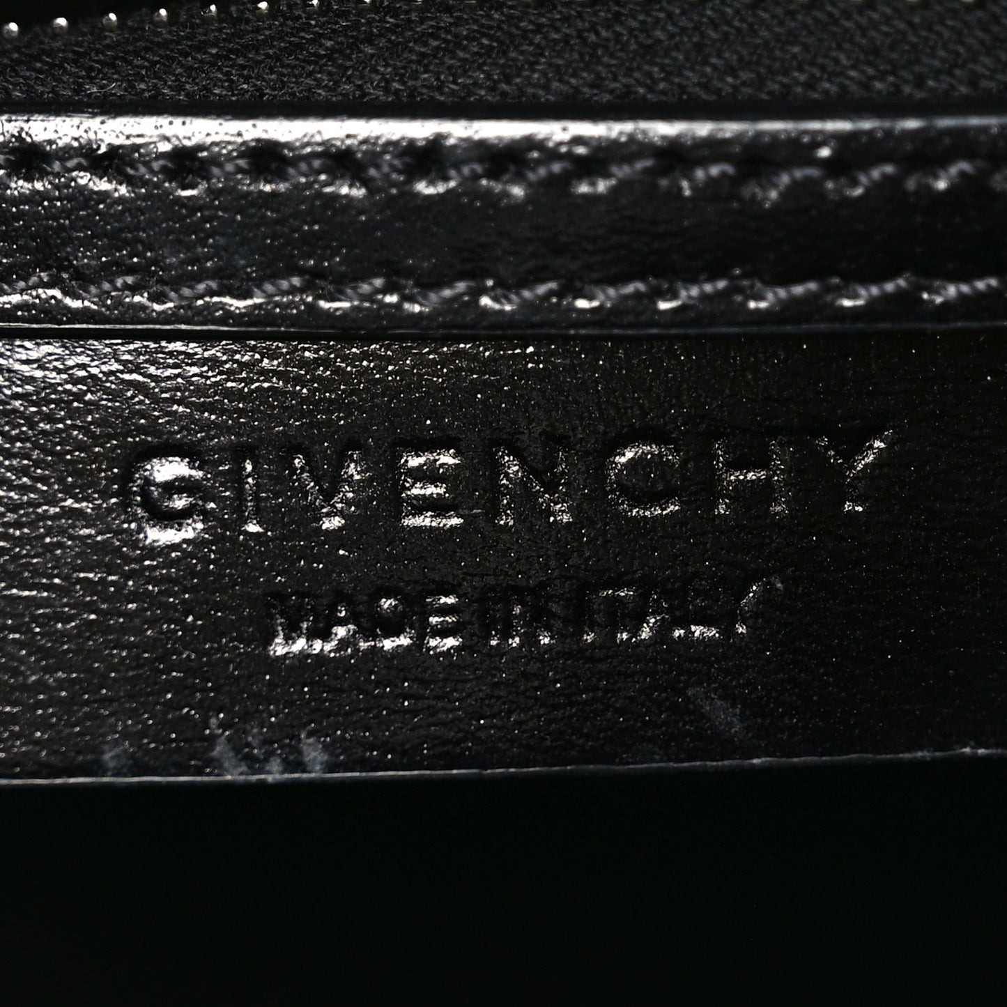 Shiny Lord Calfskin Medium Antigona Black