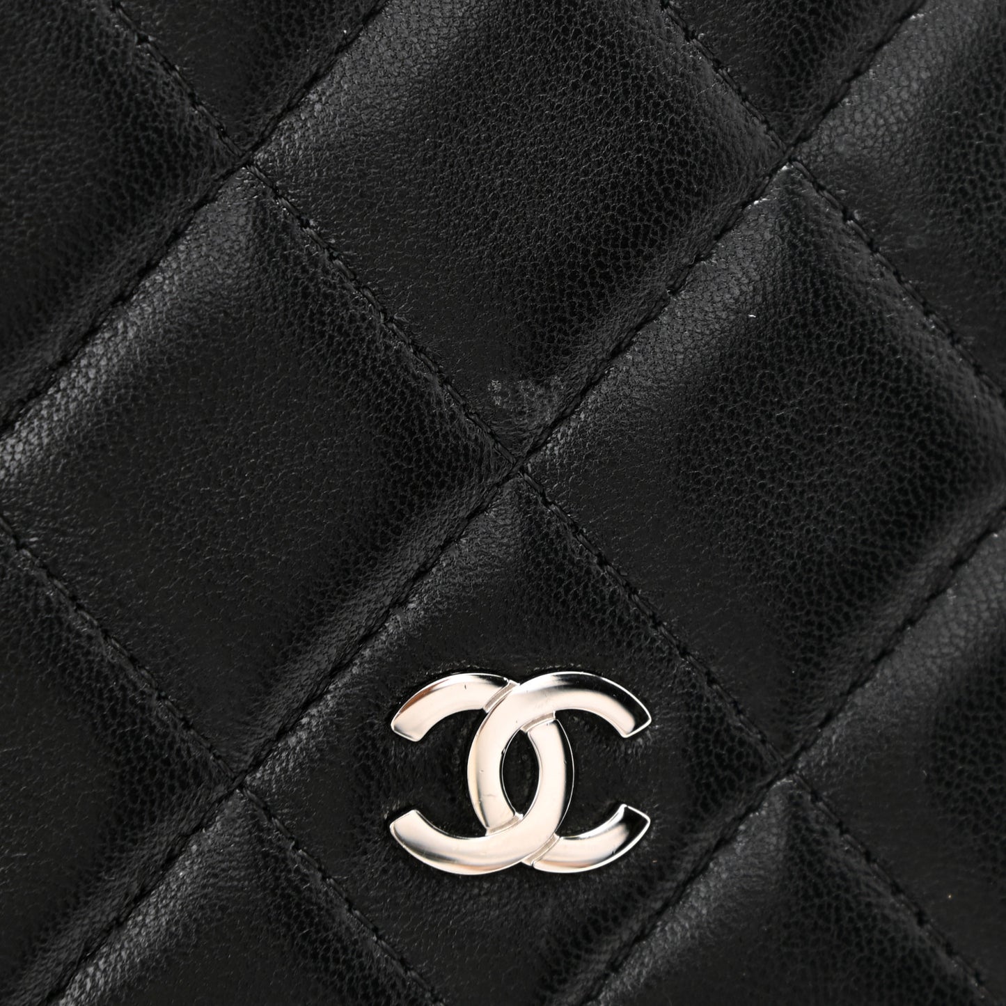 Lambskin Quilted Wallet On Chain WOC Black