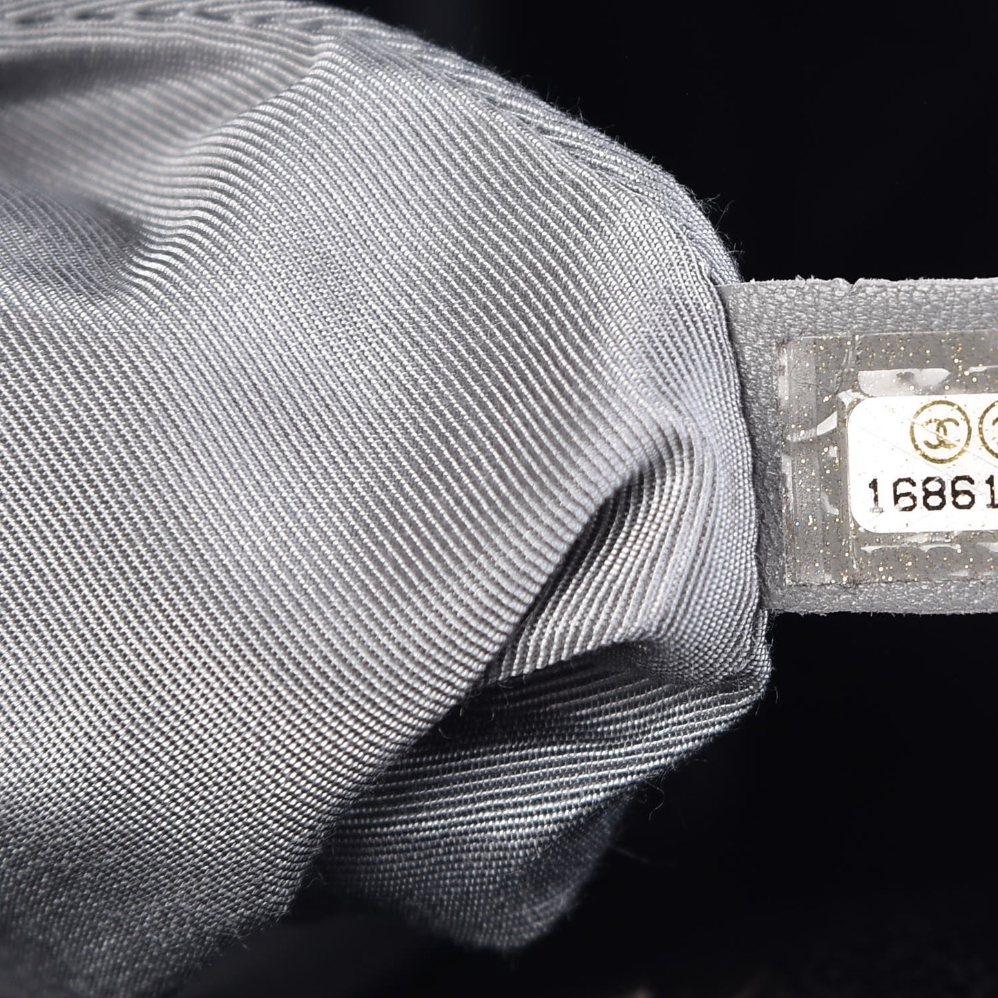 Distressed Glazed Caviar Quilted Large Elastic Tote Black