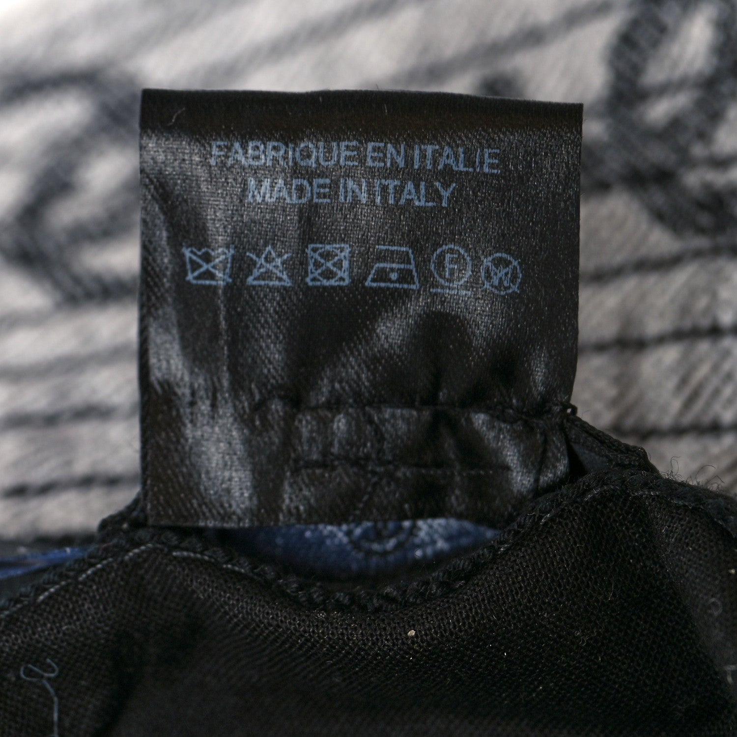 Chanel Denim CC Bucket Hat L White Black 8 of 8