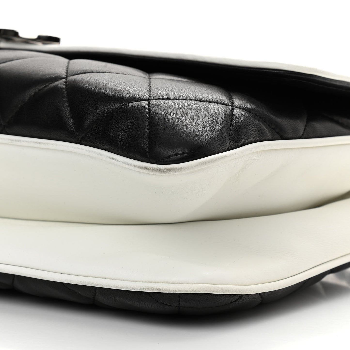 Lambskin Quilted Flap Black White