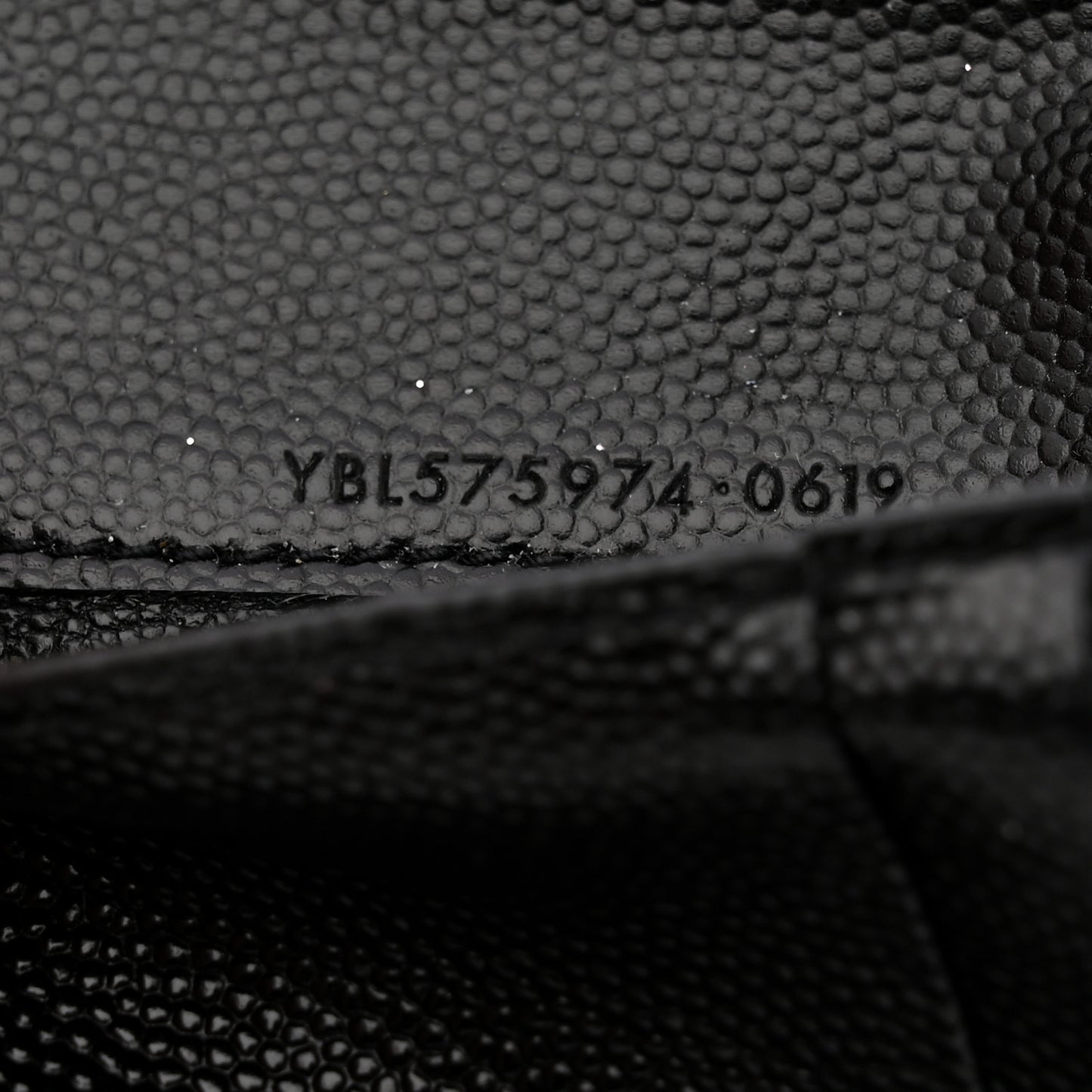 Grain De Poudre Matelasse Chevron Monogram Zipped Two-Part Wallet Black