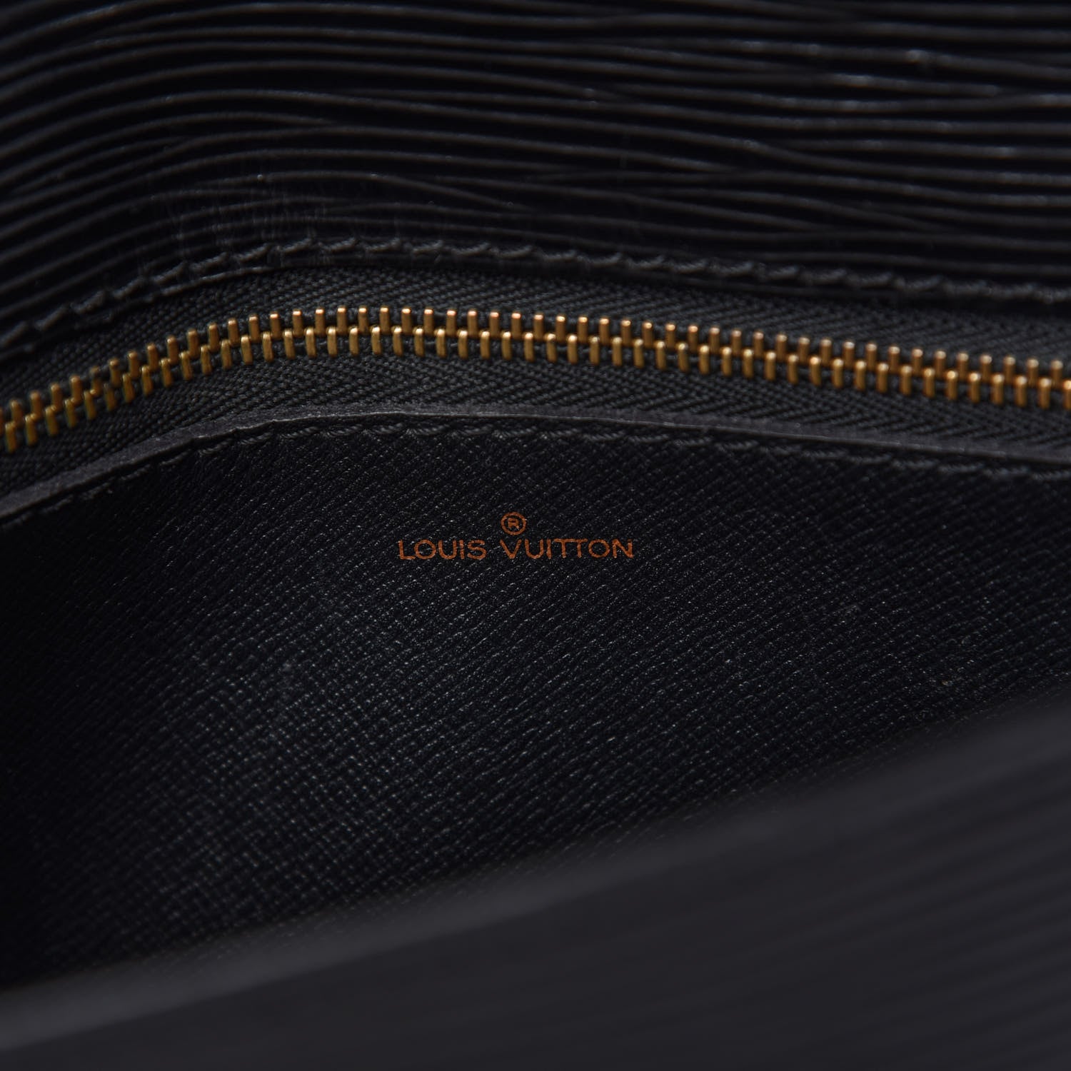 Louis Vuitton Epi Saint Cloud GM Black 8 of 10