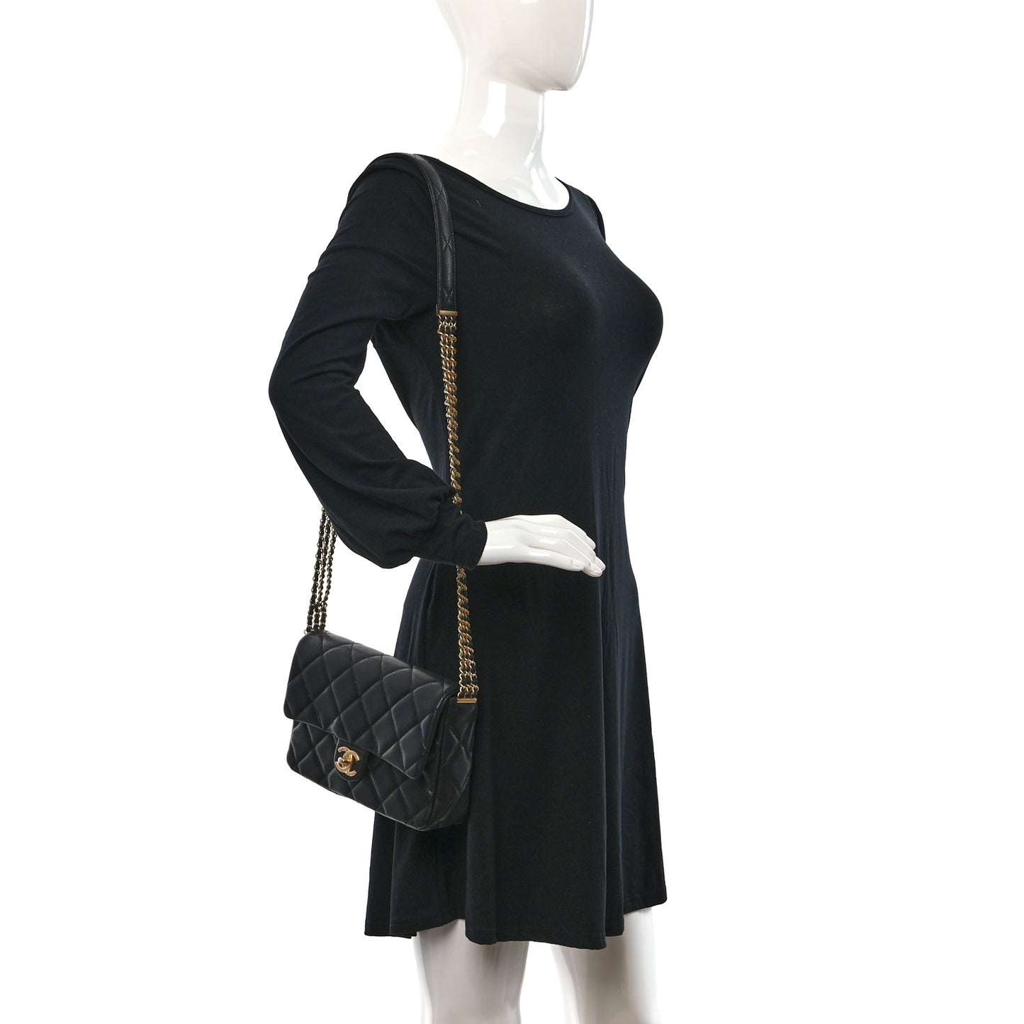 Caviar Quilted Chain Messenger Flap Bag Black