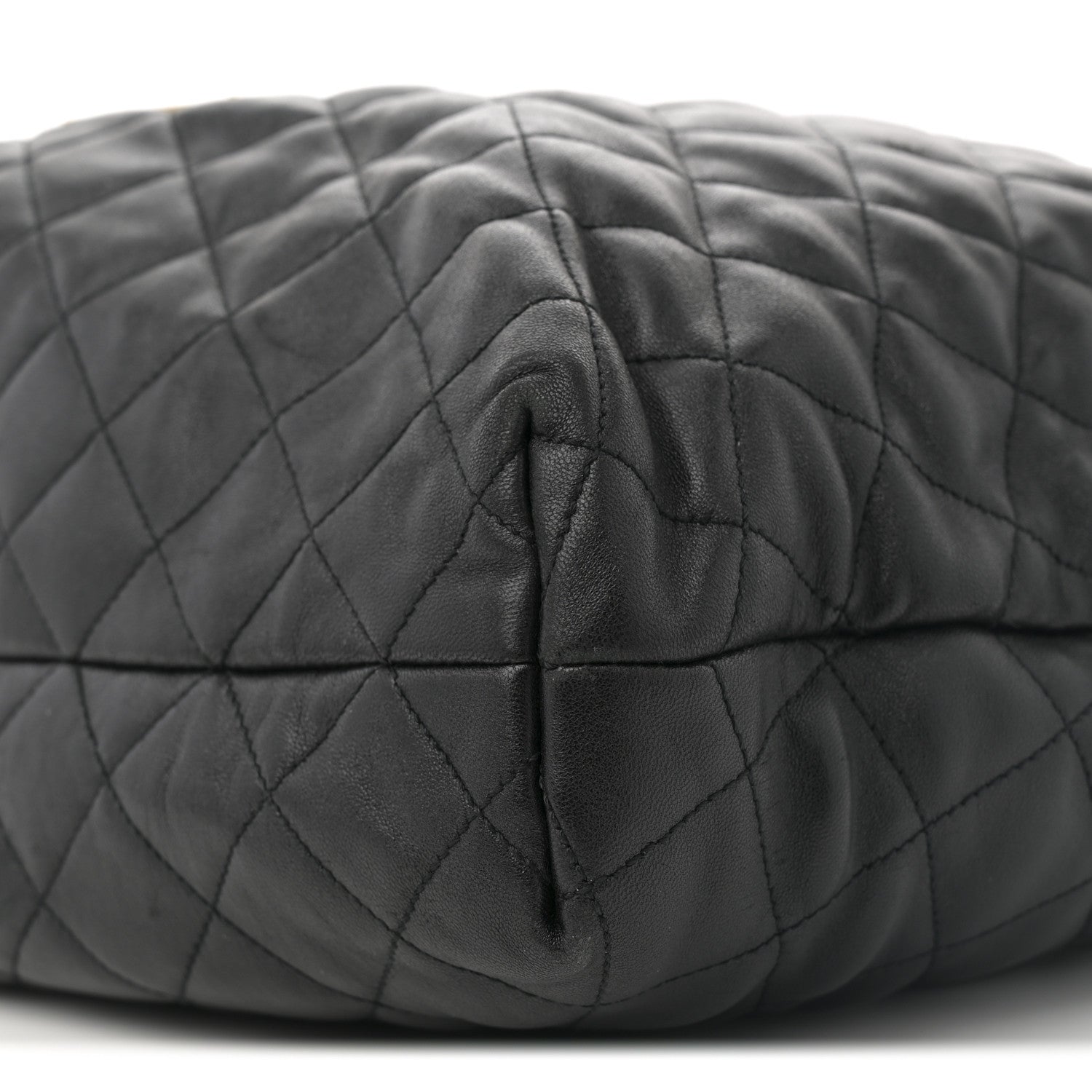 Saint Laurent Lambskin Quilted Maxi Icare Shopping Tote Black 21 of 23