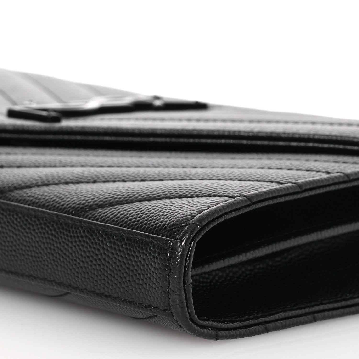 Saint Laurent Grain De Poudre Matelasse Chevron Monogram Monochrome Envelope Chain Wallet Black 12 of 15