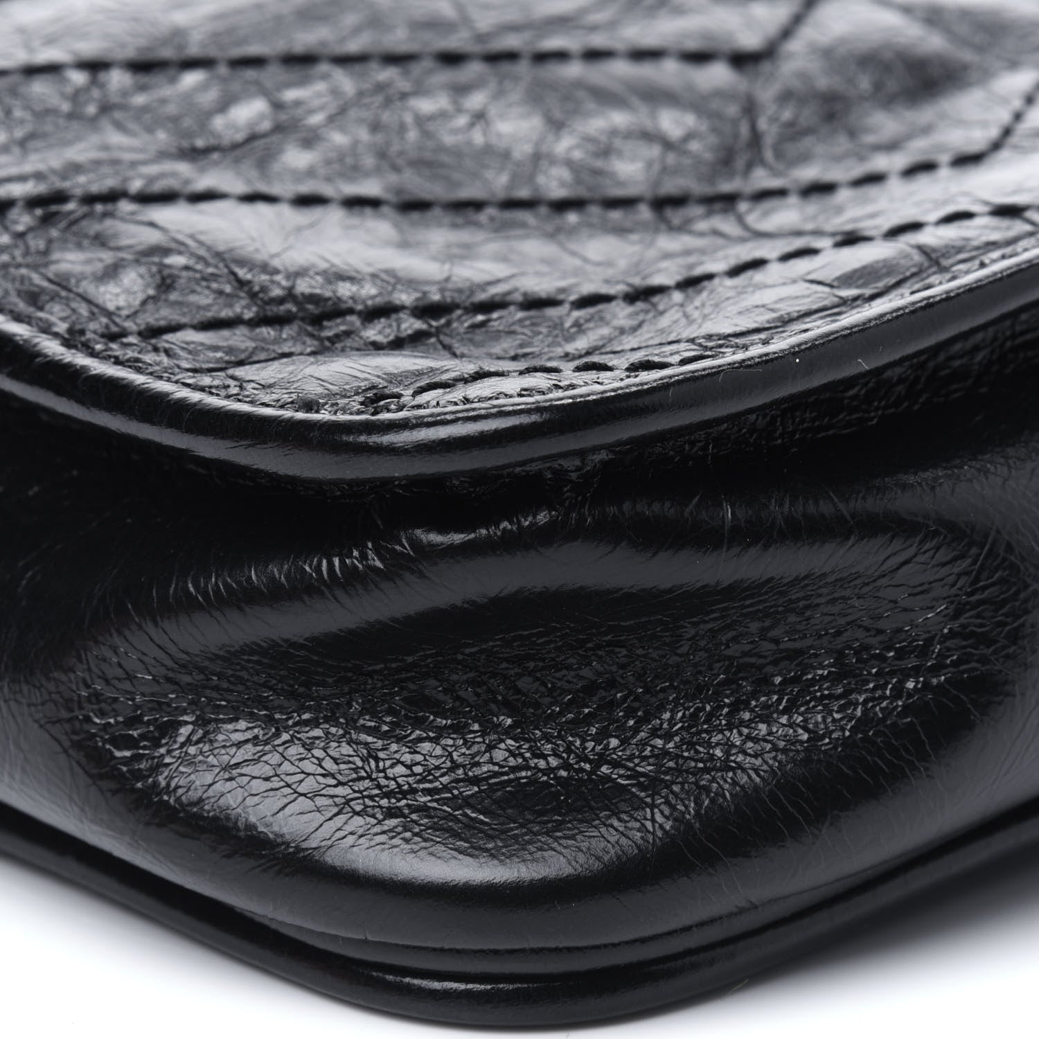 Saint Laurent Crinkled Calfskin Matelasse Monogram Niki Chain Wallet Black 25 of 33