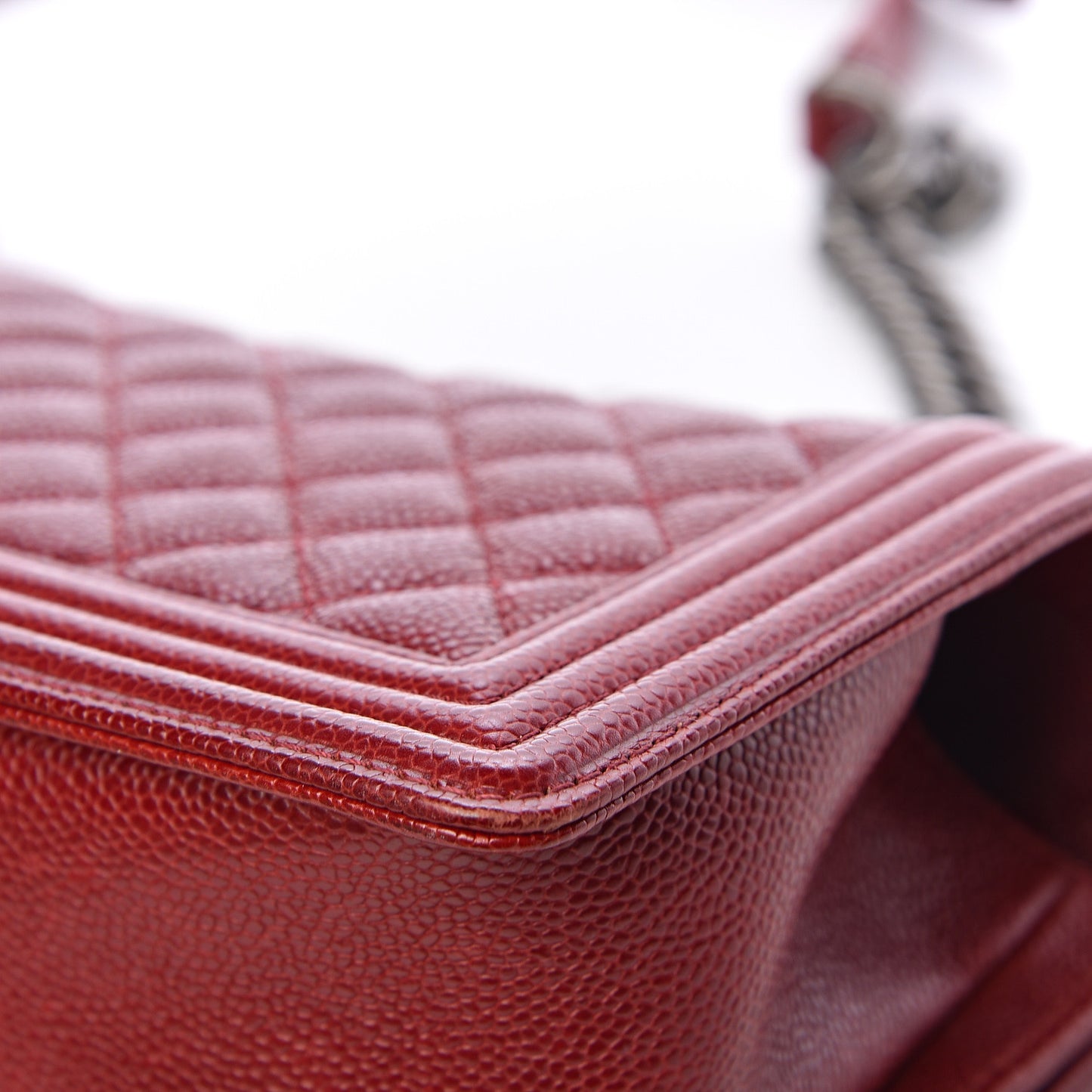 Caviar Quilted Medium Boy Flap Red