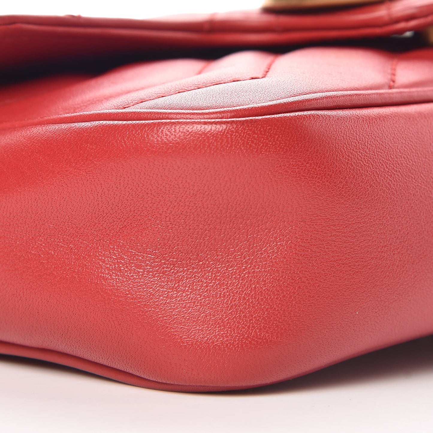 Calfskin Matelasse Super Mini GG Marmont Shoulder Bag Hibiscus Red