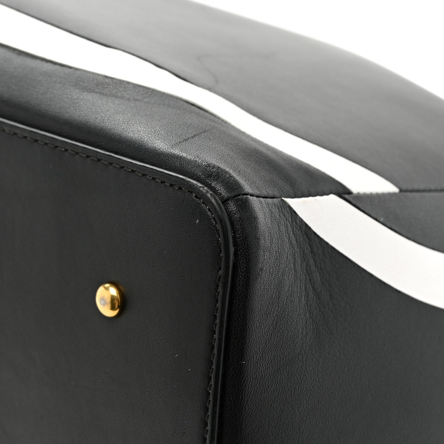 Nappa VLogo Medium Escape Tote Black