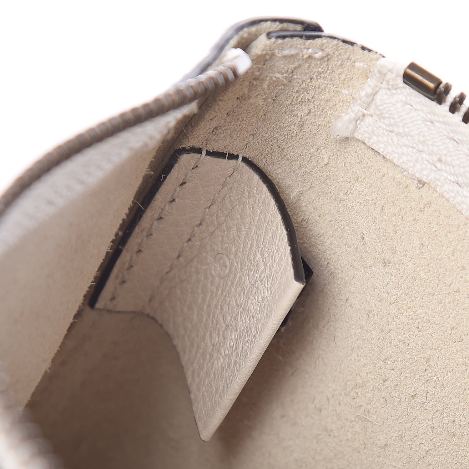 Gucci Pebbled Calfskin Medium Logo Portfolio Clutch White 8 of 9