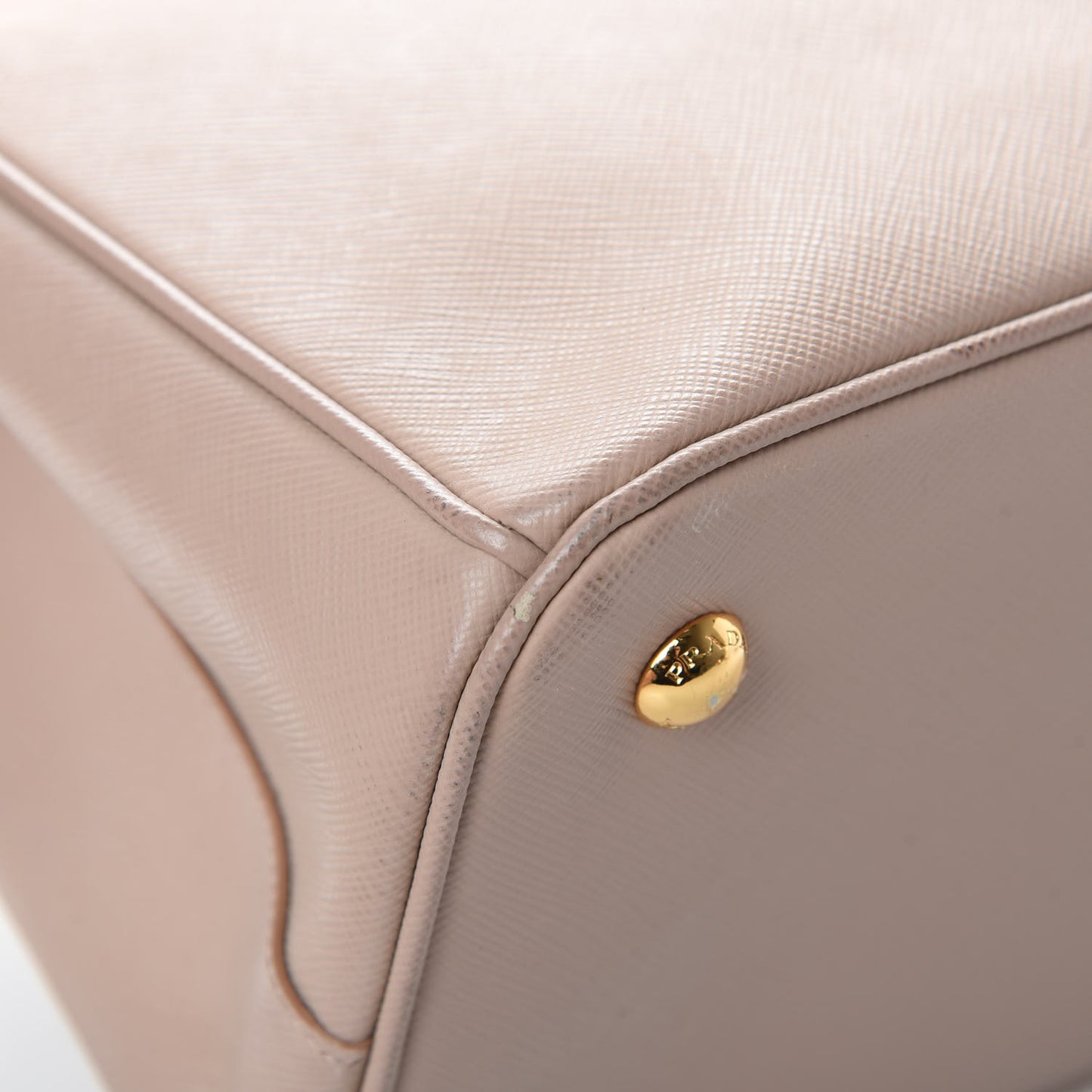 Saffiano Lux Medium Tote Cammeo
