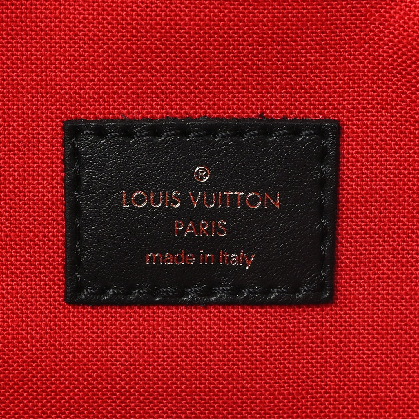 Reverse Monogram Giant Onthego Voyage