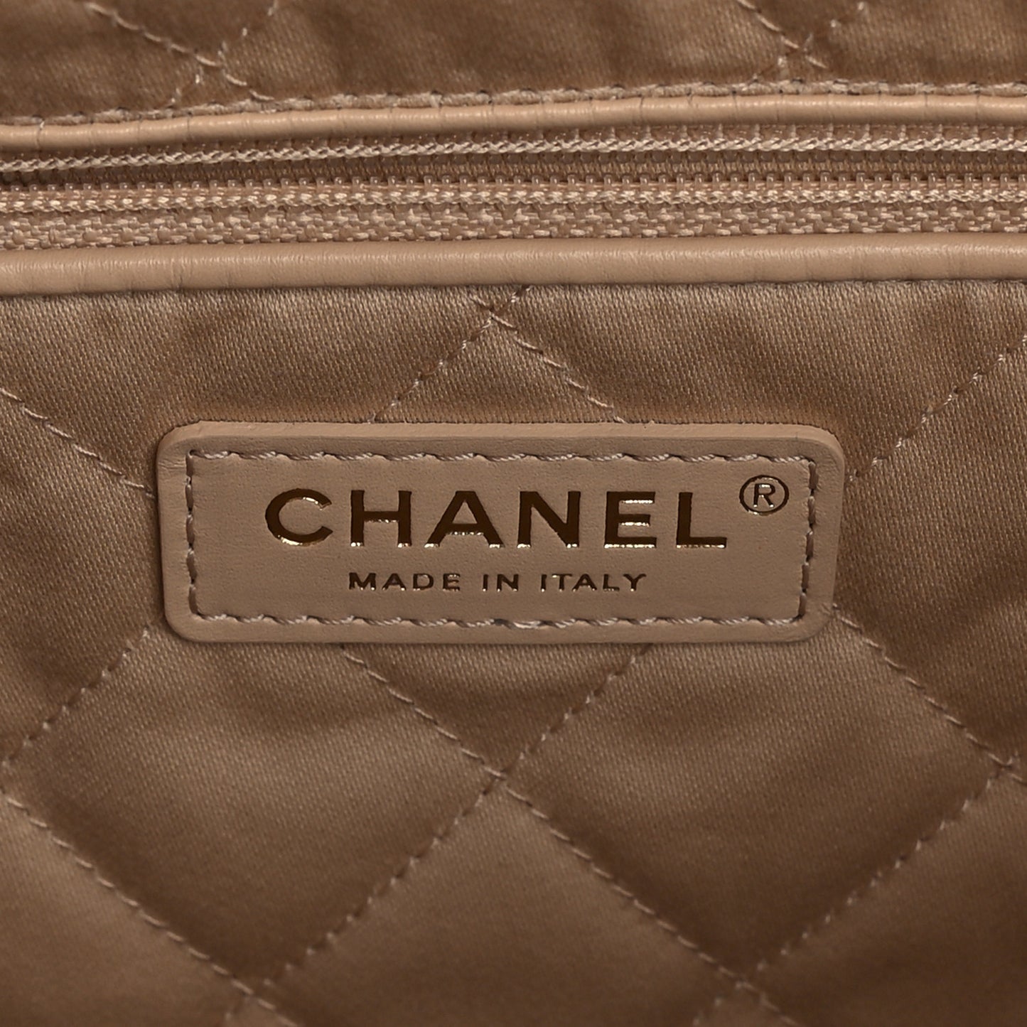 Shiny Calfskin Quilted Chanel 22 White