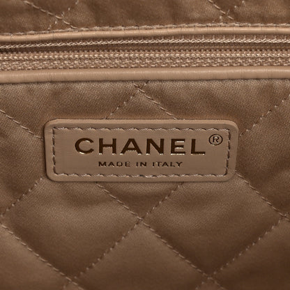 Chanel Shiny Calfskin Quilted Chanel 22 White 7 of 10