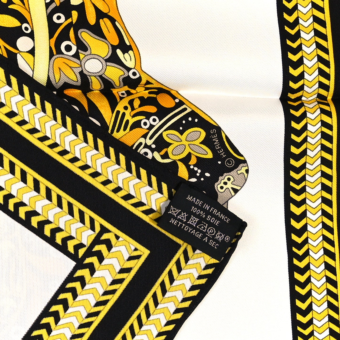 Silk Selle Des Steppes Scarf 90 White Or Black