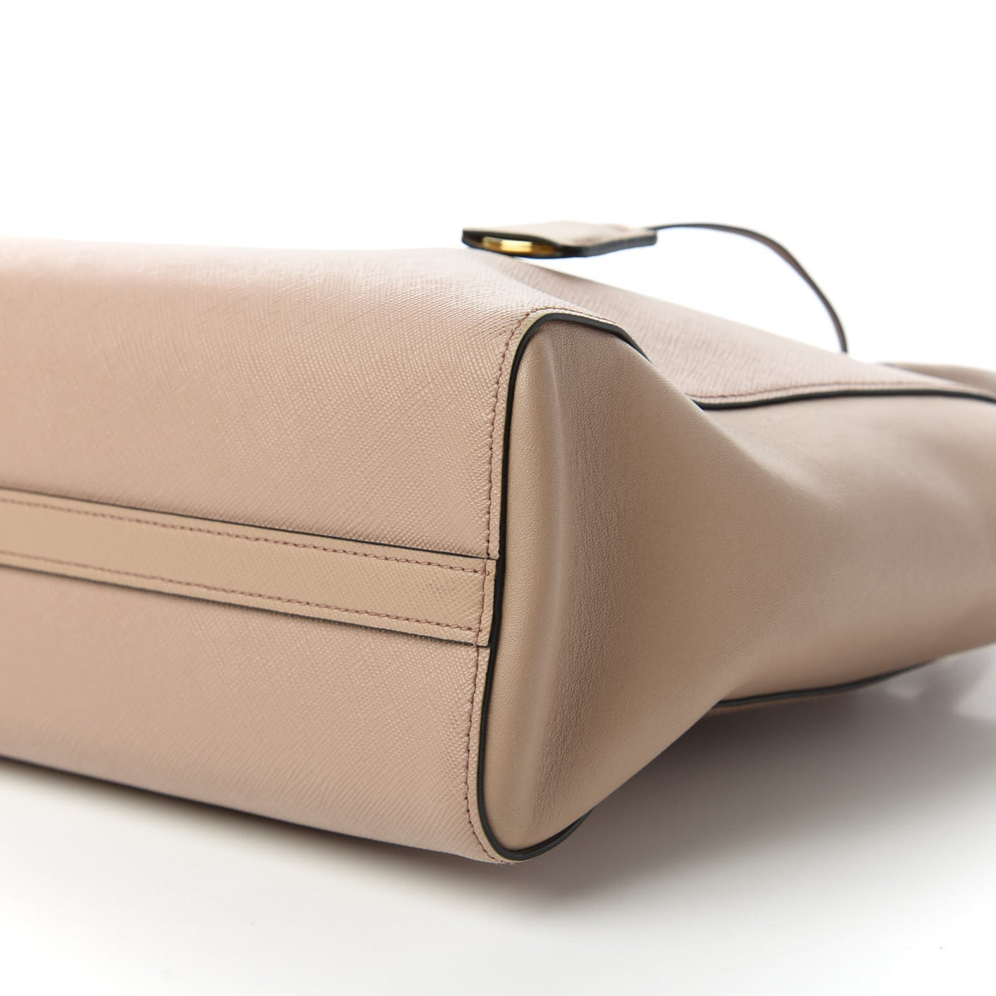 Saffiano Soft Calfskin Large Zippered Tote Cammeo