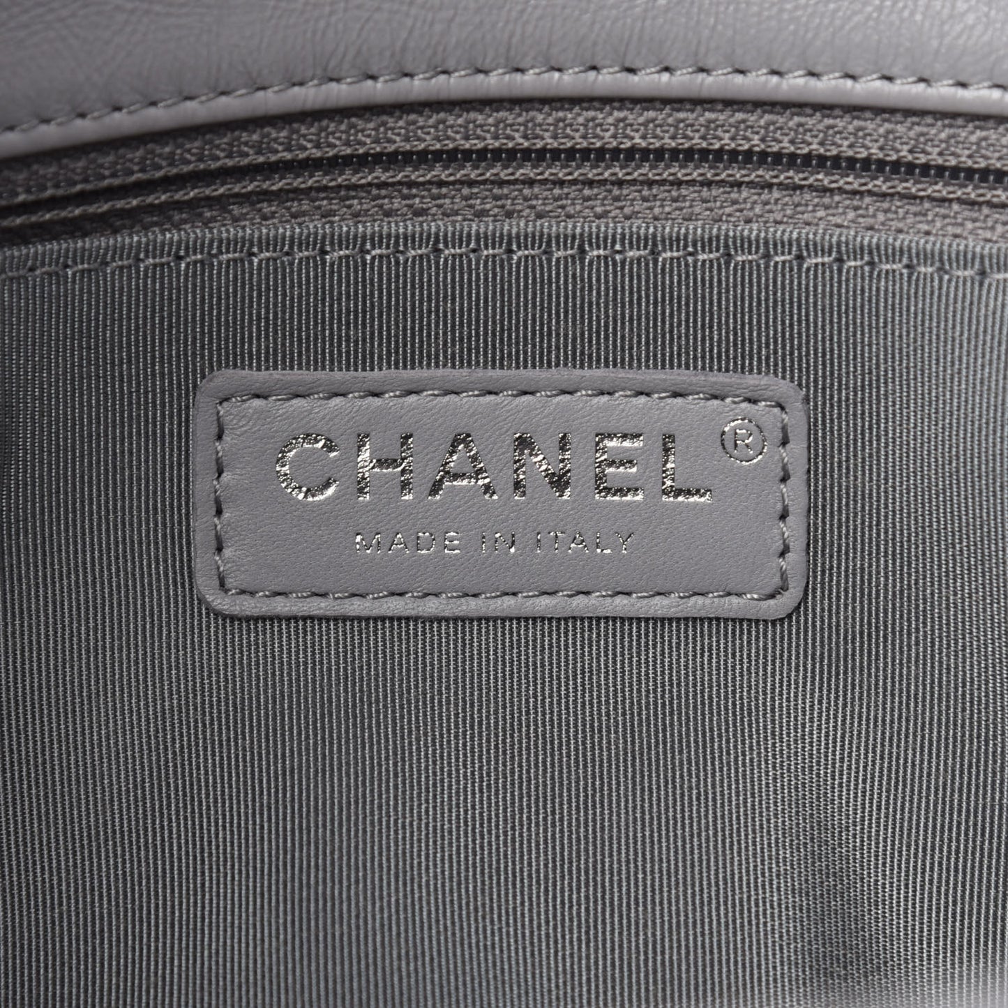 Crumpled Calfskin Large Chain All Over Flap Grey
