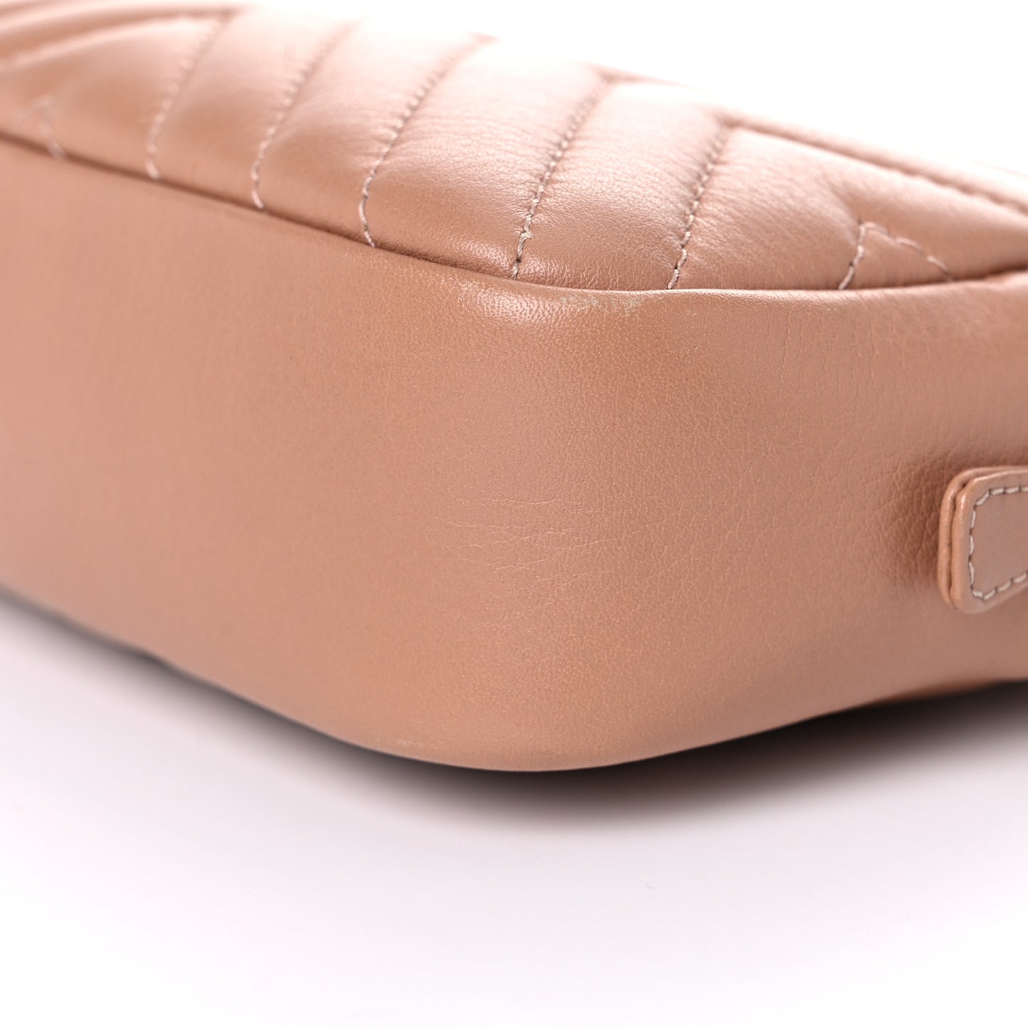 Lambskin Diagonal Chevron Quilted Tassel Camera Case Case Beige