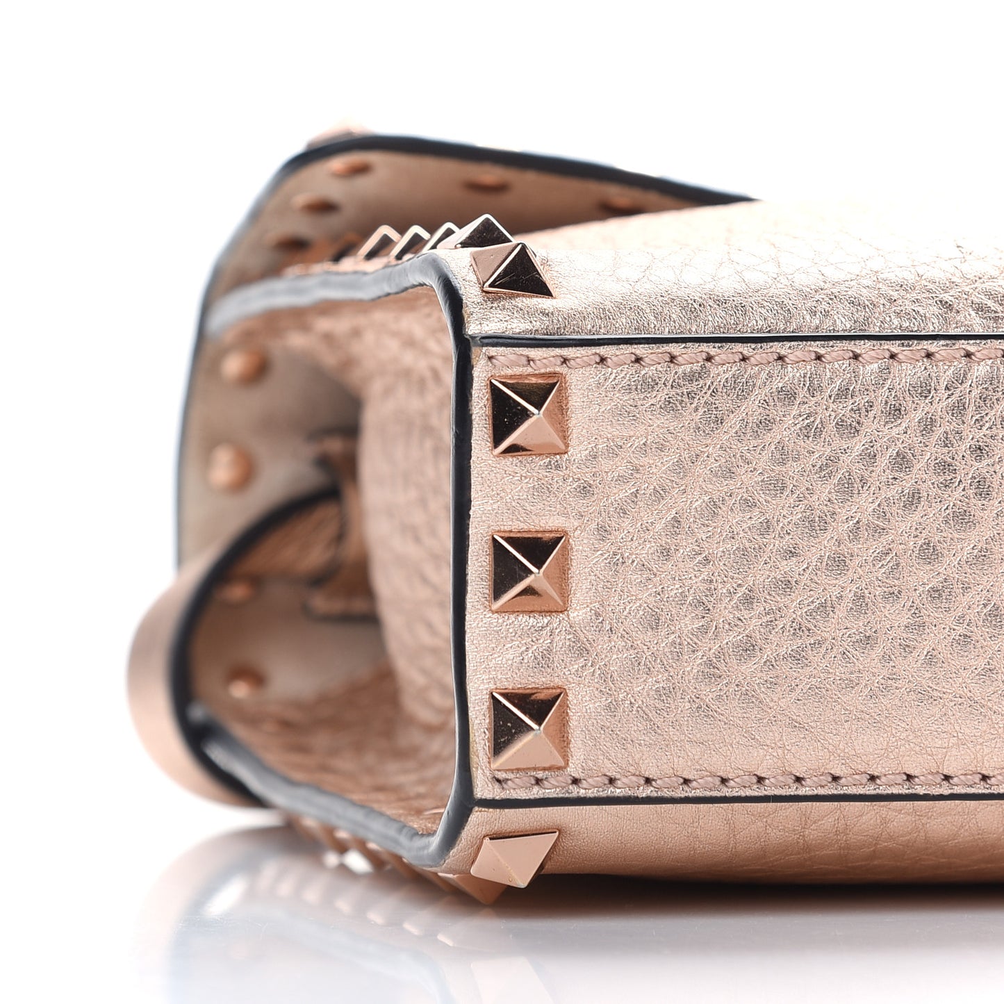 Metallic Pebbled Calfskin Medium Rockstud Flip Lock Crossbody Bag Rame