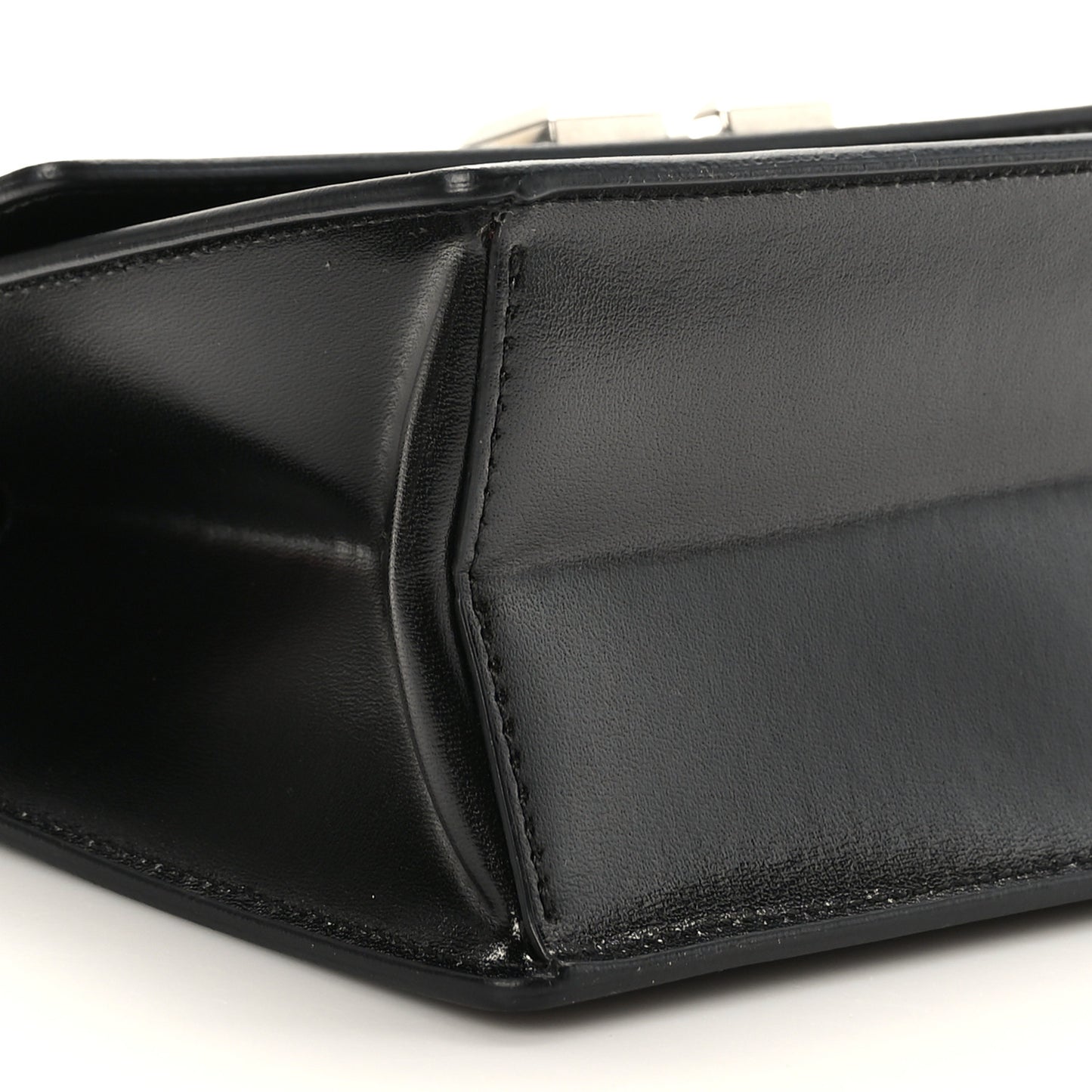 Calfskin Cash Jitney 1.4 Shoulder Bag Black