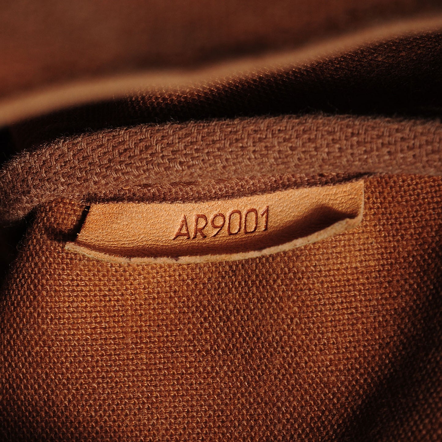 Monogram Saumur 35
