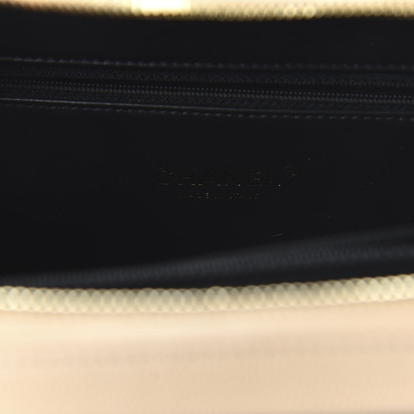 Caviar Quilted Medium CC Filigree Vanity Case Beige Black