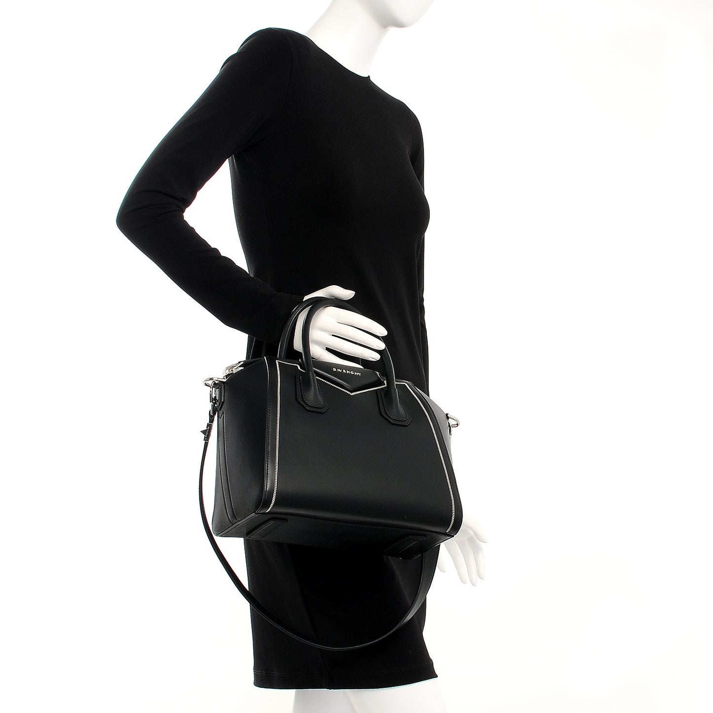 Buffed Calfskin Small Chain Antigona Black