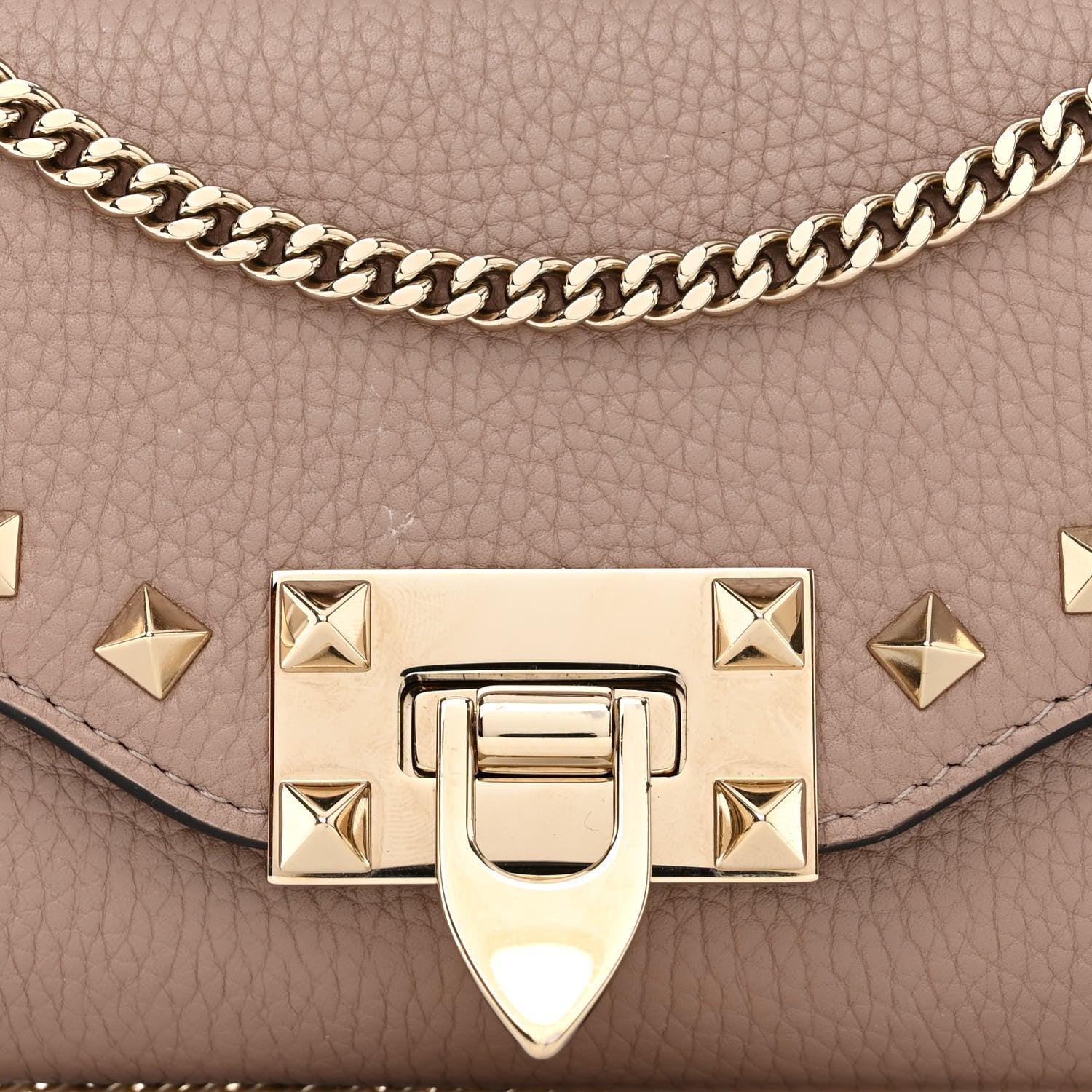 Valentino Garavani Pebbled Calfskin Rockstud Flip Lock Wallet On Chain Poudre 7 of 9