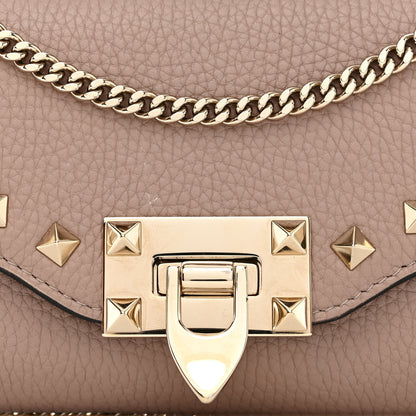 Valentino Garavani Pebbled Calfskin Rockstud Flip Lock Wallet On Chain Poudre 7 of 9