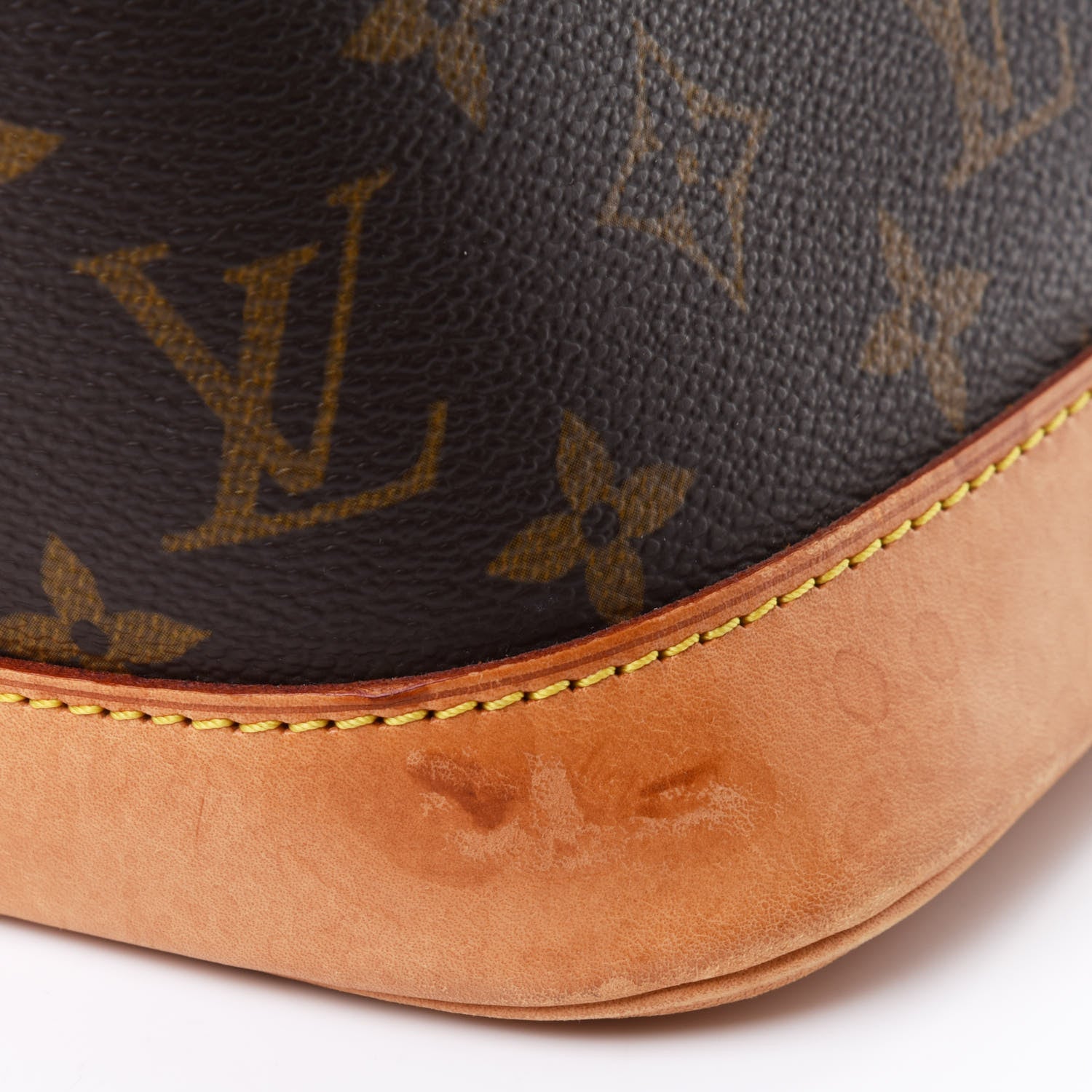 Louis Vuitton Monogram Alma MM 5 of 5