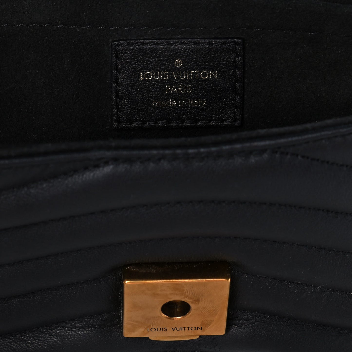 Calfskin New Wave Chain MM Black