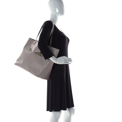 Fendi Vitello Ginevra Elaphe Monster Eyes Shopping Tote Grigio Polvere Naturale 2 of 15