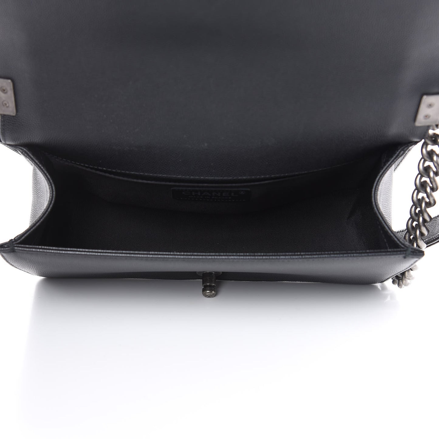 Caviar Quilted Medium Boy Flap Black