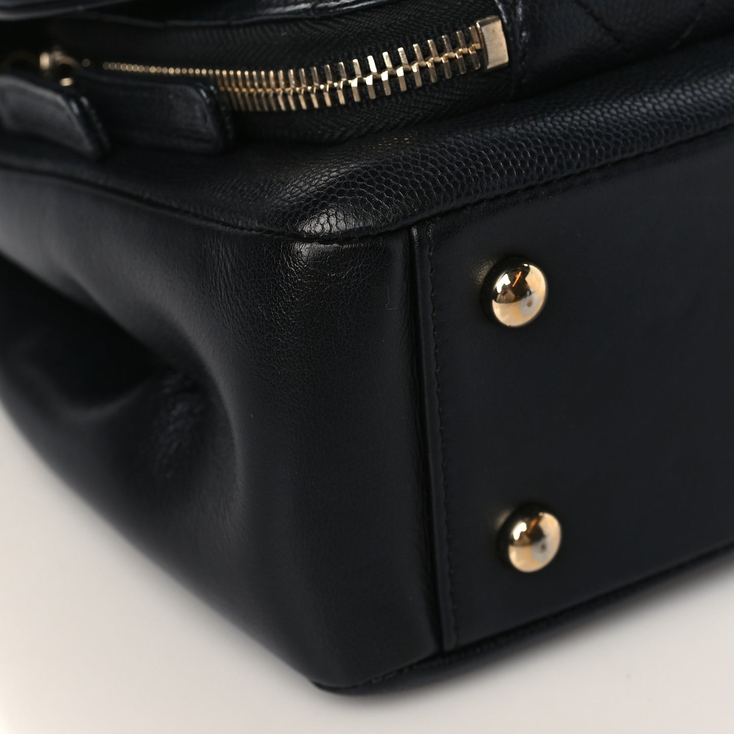 Caviar Quilted Medium Business Affinity Flap Black