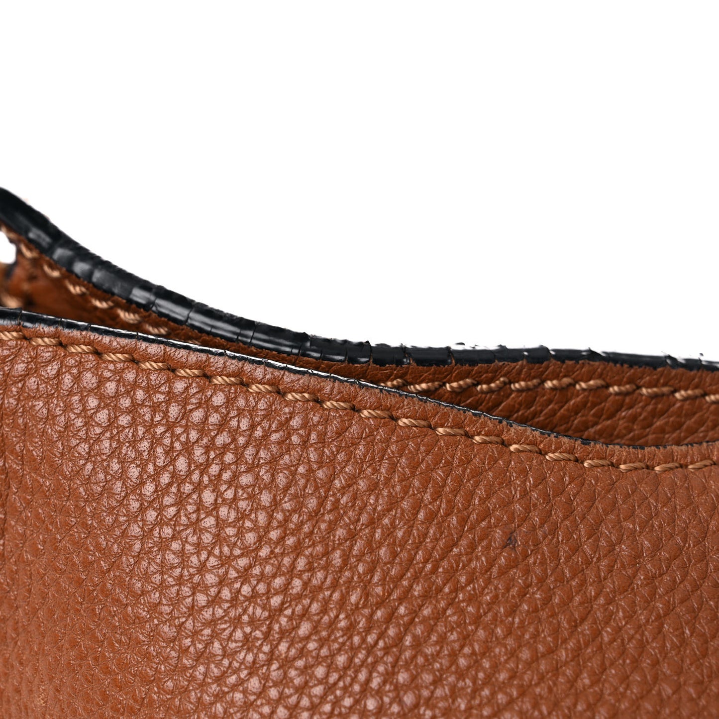 Pebbled Calfskin Large Rockstud Flip-Lock Messenger Bag Light Cuir