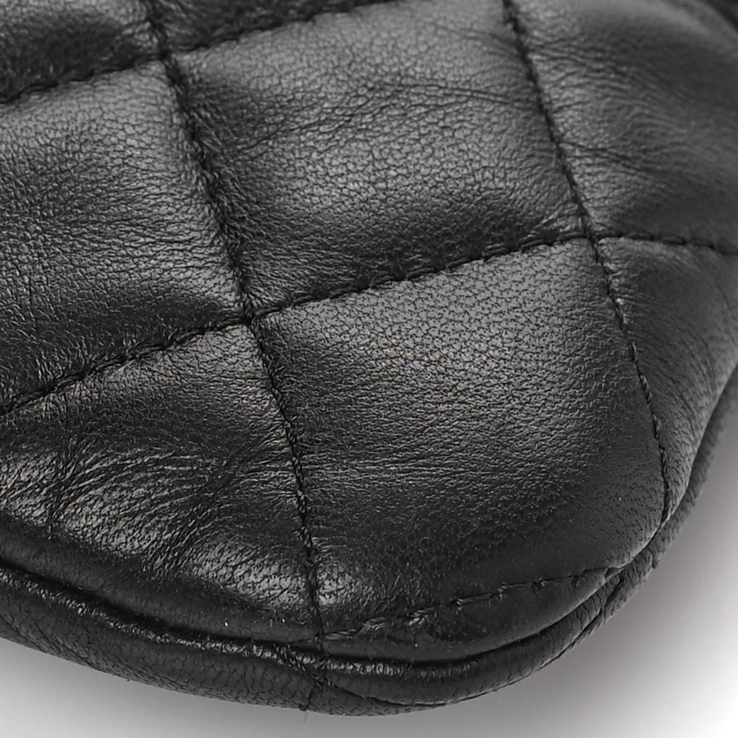 Caviar Quilted Medium Boy Cosmetic Case Black